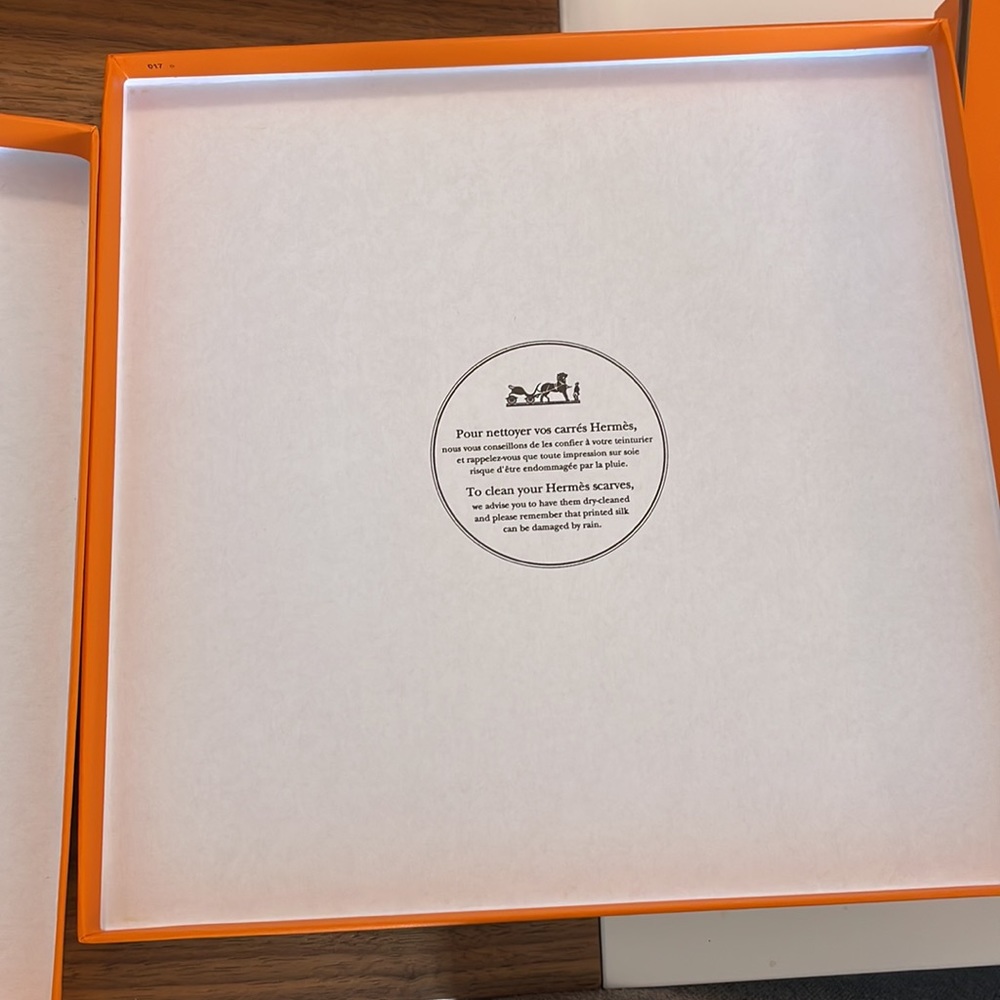Hermes Box - Picture 3 of 4